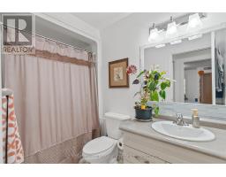 18 DEVON DRIVE - 25