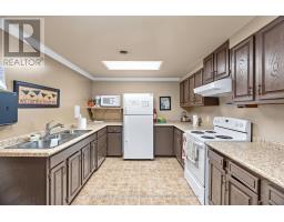 18 DEVON DRIVE - 44