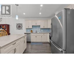 18 DEVON DRIVE - 9