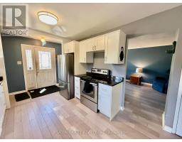 33 COURT LANE - 3