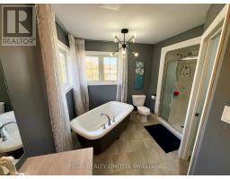 10 AMBLESIDE DRIVE - 14