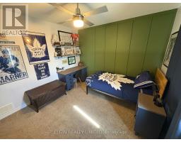 10 AMBLESIDE DRIVE - 16