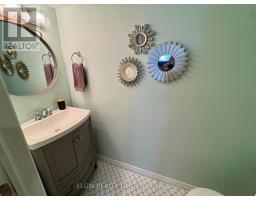 10 AMBLESIDE DRIVE - 23