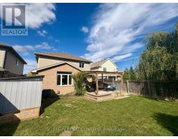10 AMBLESIDE DRIVE - 26