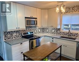 10 AMBLESIDE DRIVE - 8
