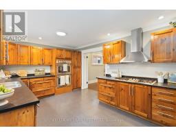 17 ERIE AVENUE - 13
