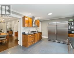 17 ERIE AVENUE - 16