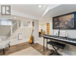 17 ERIE AVENUE - 30