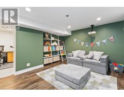 17 ERIE AVENUE - 33