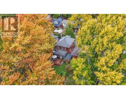 17 ERIE AVENUE - 46