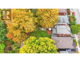 17 ERIE AVENUE - 47