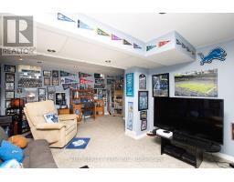 1769 BAYSWATER CRESCENT - 24