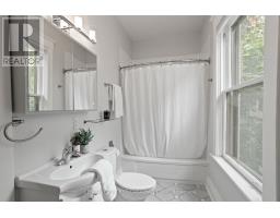 16 WOODWARD AVENUE - 22