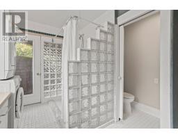 16 WOODWARD AVENUE - 34