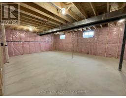 56 POSTMA CRESCENT - 31