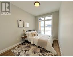 56 POSTMA CRESCENT - 8