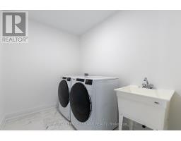 16 - 101 SWALES AVENUE - 34