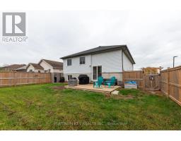 72 JUNIPER CRESCENT - 32