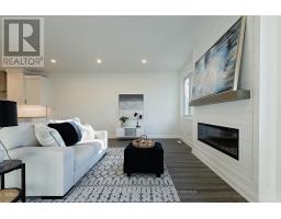 7 - 175 GLENGARIFF DRIVE - 18