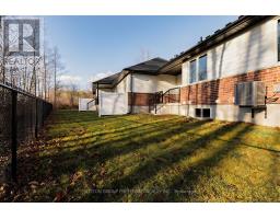 7 - 175 GLENGARIFF DRIVE - 38