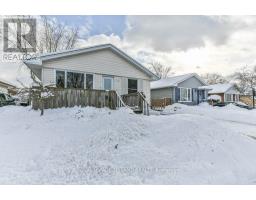 92 SNOWDON CRESCENT - 4