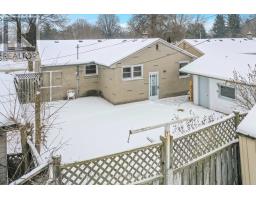 174 MANITOULIN DRIVE - 21