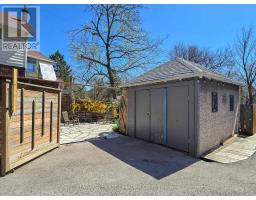 839 DUFFERIN AVENUE - 36