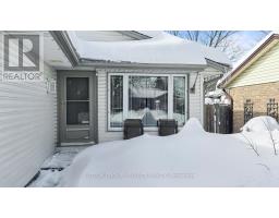 25 COTTONWOOD CRESCENT - 2