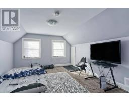 891 RIVERSIDE DRIVE - 19