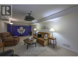 1367 COLLINGWOOD AVENUE - 35