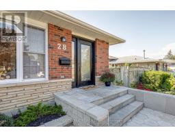 28 WARREN CRESCENT - 5