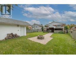 15 ROSEMOUNT CRESCENT - 32