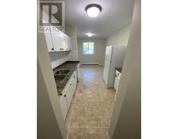 11 - 625 WONDERLAND ROAD S - 9