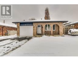 22 MURIEL CRESCENT - 1