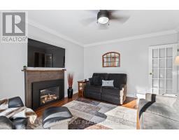 18 NORMANDY GARDENS - 17