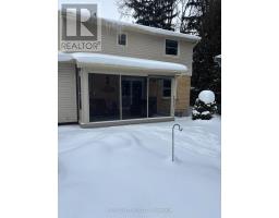18 NORMANDY GARDENS - 36