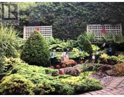 18 NORMANDY GARDENS - 39