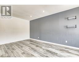 27 HARDING CRESCENT - 6