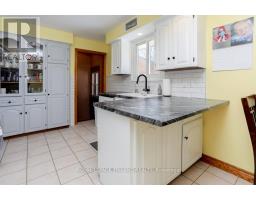 48 LYNN CRESCENT - 17