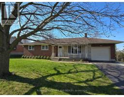 48 LYNN CRESCENT - 2