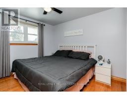 48 LYNN CRESCENT - 23