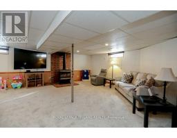 48 LYNN CRESCENT - 29