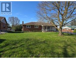 48 LYNN CRESCENT - 3