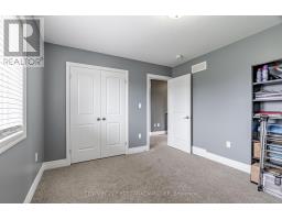 181 GILMOUR DRIVE - 27