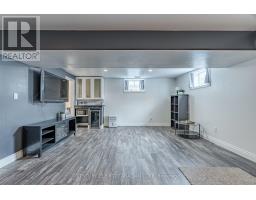 181 GILMOUR DRIVE - 34