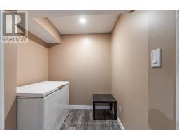 181 GILMOUR DRIVE - 39