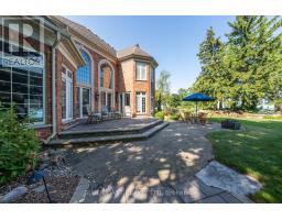 920 LAKESHORE ROAD - 37
