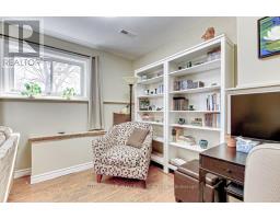 99 DOWNING CRESCENT - 15