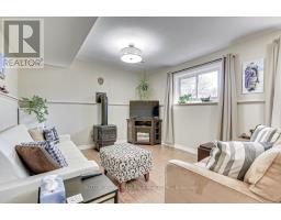 99 DOWNING CRESCENT - 16