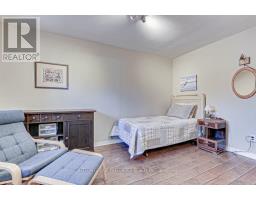 99 DOWNING CRESCENT - 17